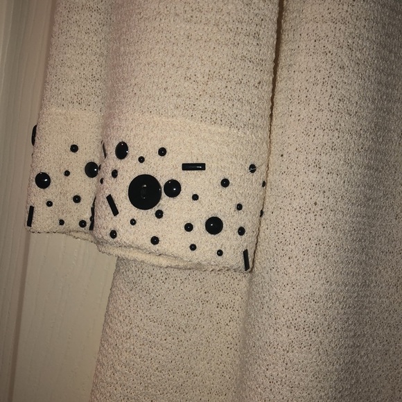 100% Authentic St. John Collection beautiful Top size Medium - M - Picture 3 of 5